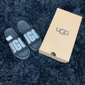 Ugg Zuma metallic slide